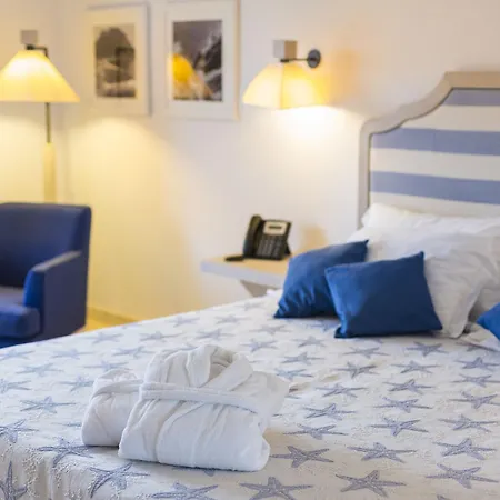 Otel Grande Baia & 4*