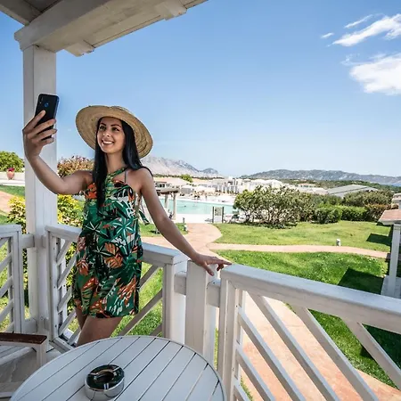 Otel Grande Baia & 4*