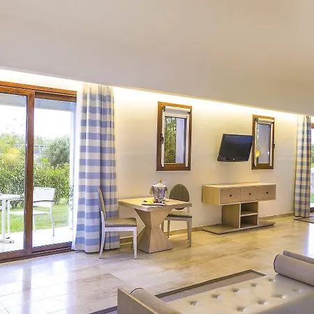 Grande Baia & 4* San Teodoro (Sardinia)