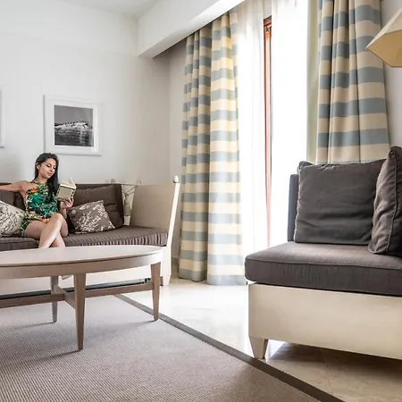 Hotel Grande Baia & 4*