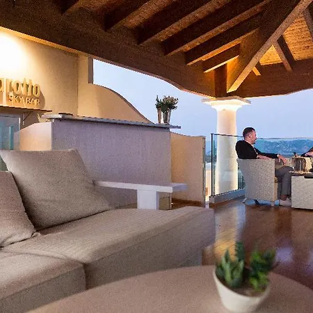 Hotel Grande Baia & 4*