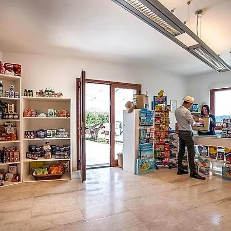 Grande Baia & فندق سان تيودورو