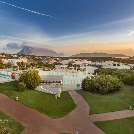 Otel Grande Baia & 4*