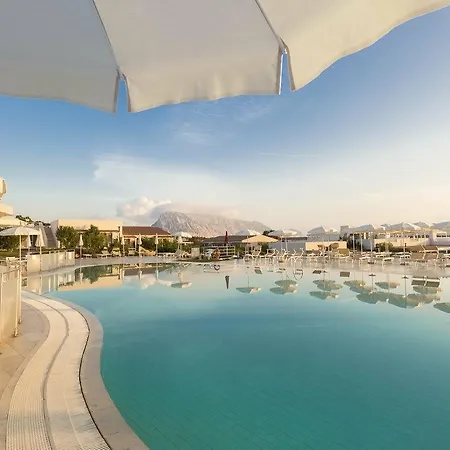 Hotel Grande Baia & 4*