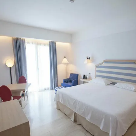 Grande Baia & Hotel San Teodoro (Sardinia)